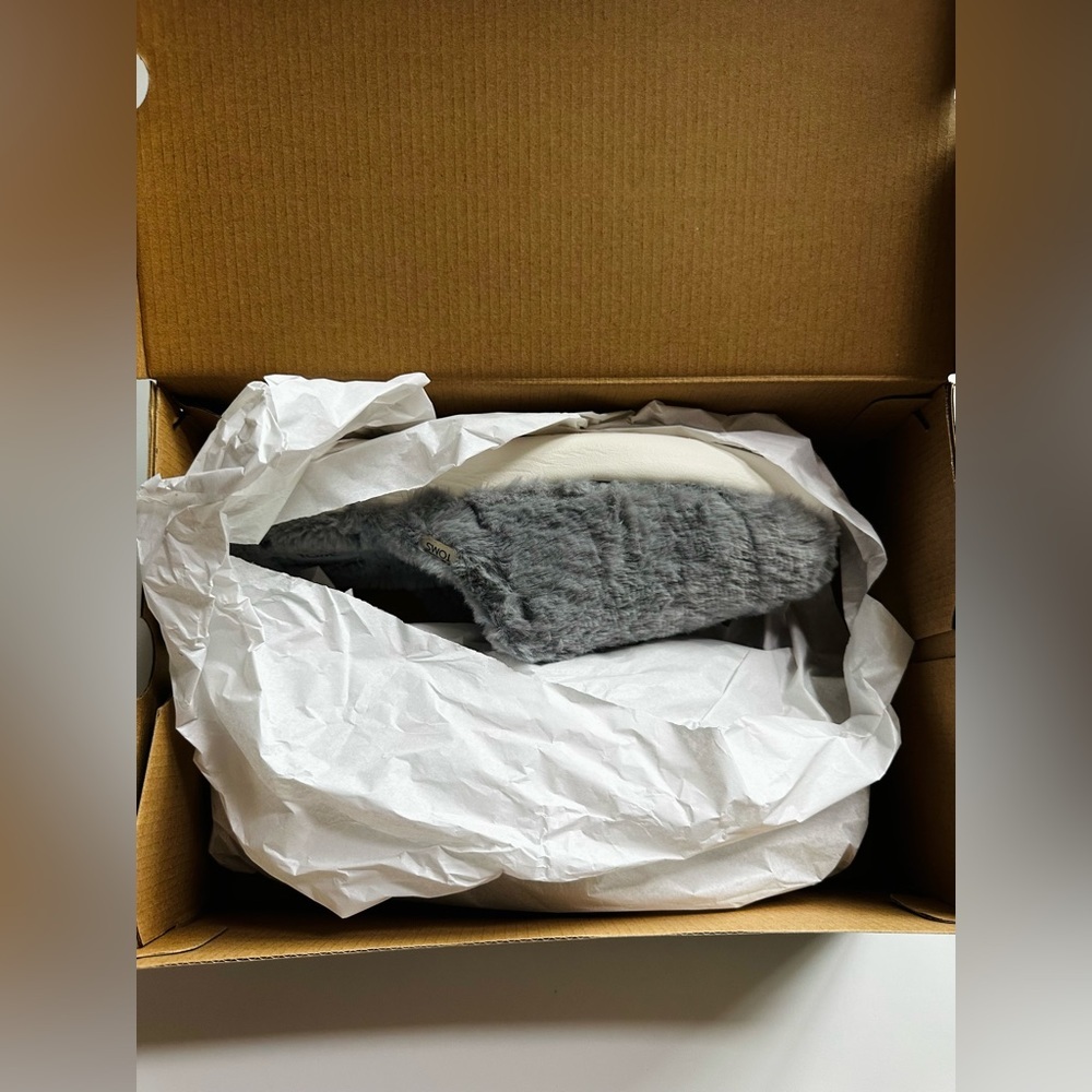 Toms Fluff Slippers Alpargata Mallow Mule Grey Smoke Faux Fur Women NEW Size 9.5 - Picture 13 of 15